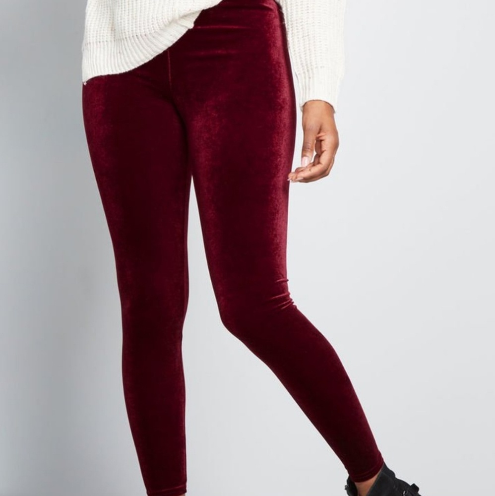 City Adventure Velvet Leggings in  Merlot